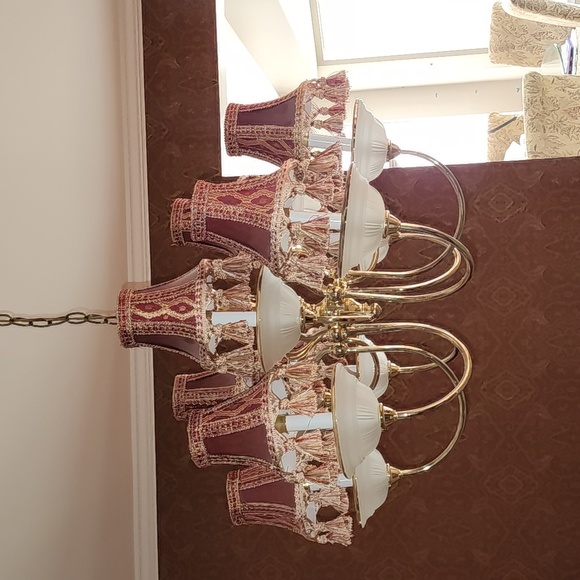 CHANDELIER ONE OF A KIND WITH 9 TASSLED BURGUNDY DETAILED LAMP COVERS - Picture 2 of 7